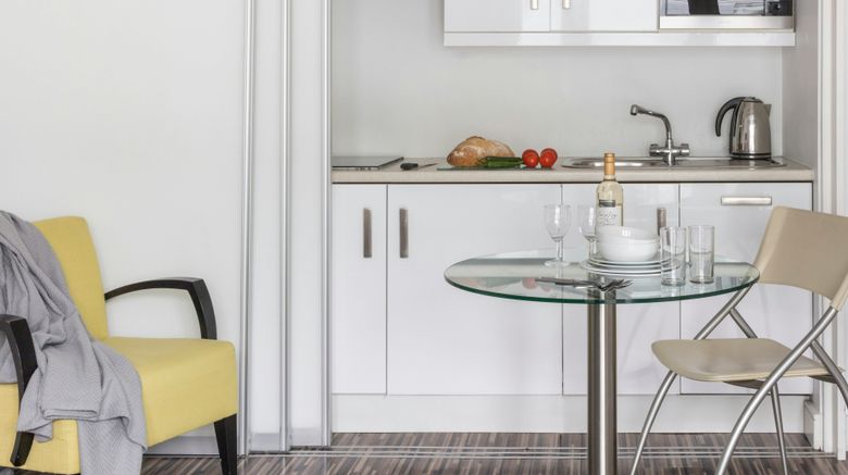 <b>Saco Holborn Room</b>. Images powered by <a href="https://www.leonardoworldwide.com/" title="Leonardo Worldwide" target="_blank">Leonardo</a>.