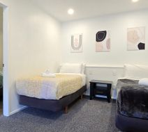 Motel Twenty Two Room