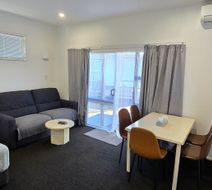Motel Twenty Two Room