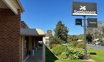 Settlement Motor Inn