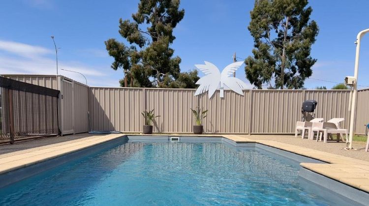 Settlement Motor Inn Pool
