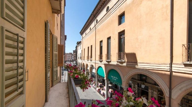 Hotel Broletto Exterior. Images powered by <a href="https://www.leonardoworldwide.com" target="_blank" rel="noopener">Leonardo</a>.
