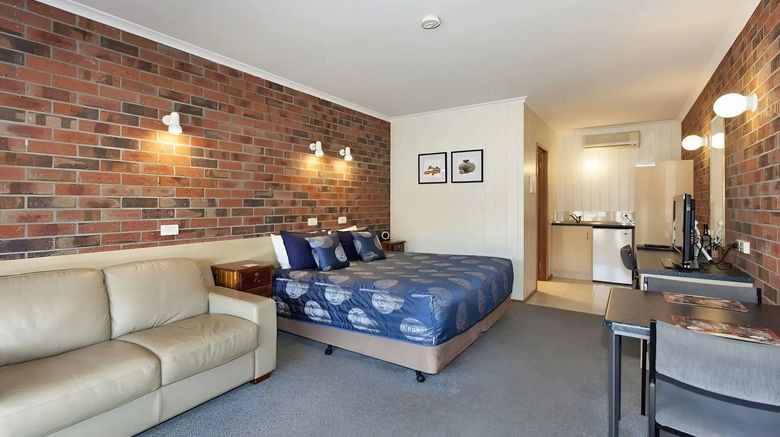 <b>Ararat Motor Inn Room</b>. Images powered by <a href="https://www.leonardoworldwide.com/" title="Leonardo Worldwide" target="_blank">Leonardo</a>.
