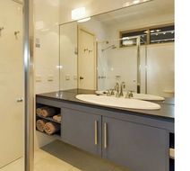 Ararat Motor Inn Room