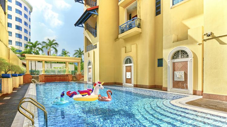 Village Residence Robertson Quay Pool