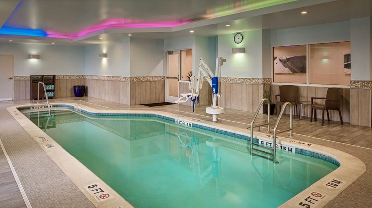 Fairfield Inn & Suites Easton Pool