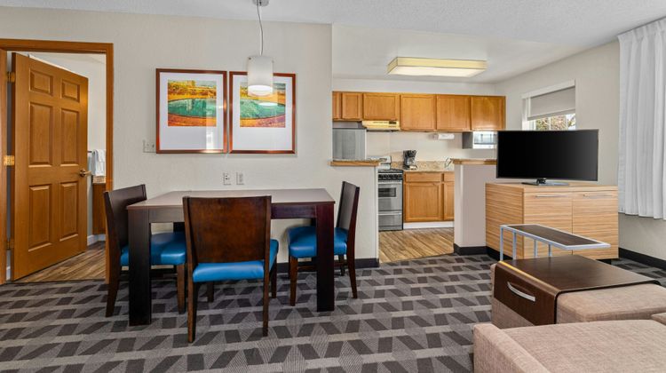 TownePlace Suites Milwaukee Brookfield Room