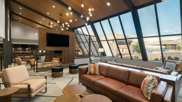 Four Points by Sheraton Rock Springs Lobby