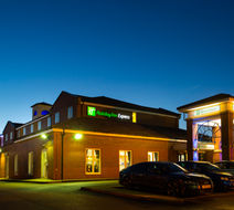 Holiday Inn Express Manchester East Exterior