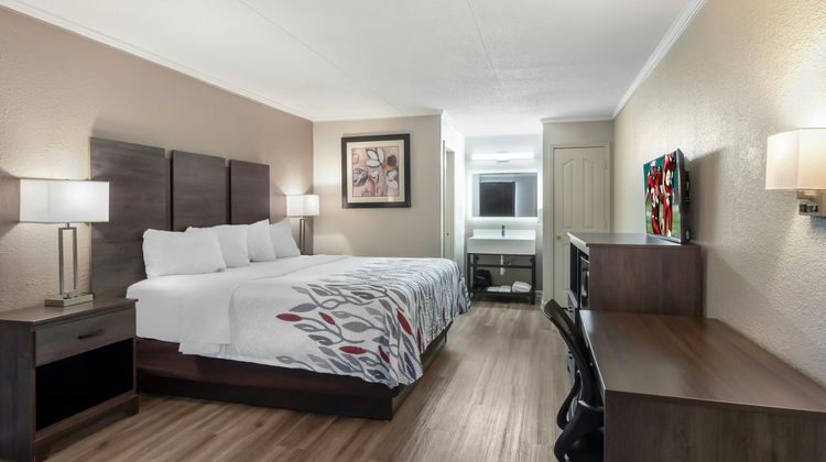 Red Roof Inn Manchester, TN Room