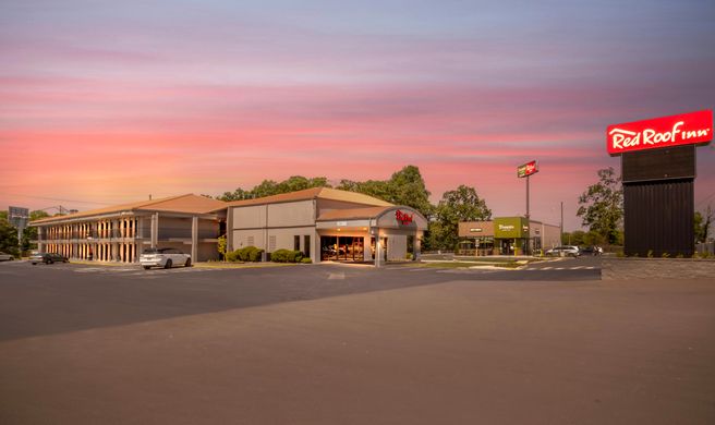 Red Roof Inn Manchester, TN Exterior