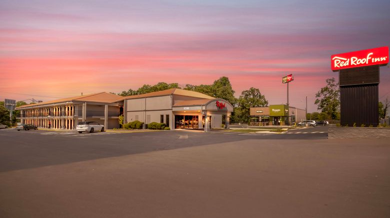 Red Roof Inn Manchester, TN Exterior. Images powered by <a href="https://www.leonardoworldwide.com" target="_blank" rel="noopener">Leonardo</a>.