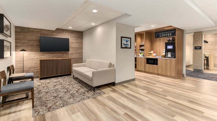 Candlewood Suites Exterior