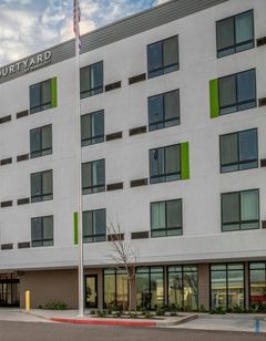 Courtyard Woodland Marriott