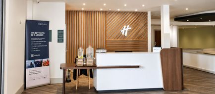 Holiday Inn Cardiff North M4J Exterior