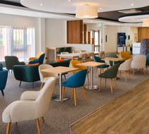 Holiday Inn Cardiff North M4J Exterior