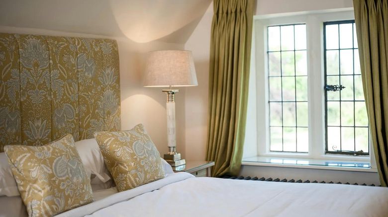 <b>Buckland Manor Hotel Room</b>. Images powered by <a href="https://www.leonardoworldwide.com/" title="Leonardo Worldwide" target="_blank">Leonardo</a>.