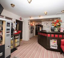 Peartree Lodge Waterside Lobby