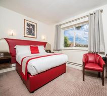 Peartree Lodge Waterside Room