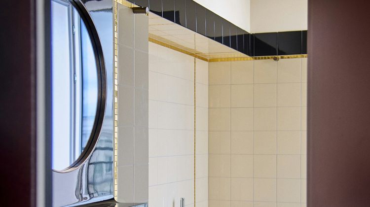 Hotel du Rond-Point des Champs Elysees Room