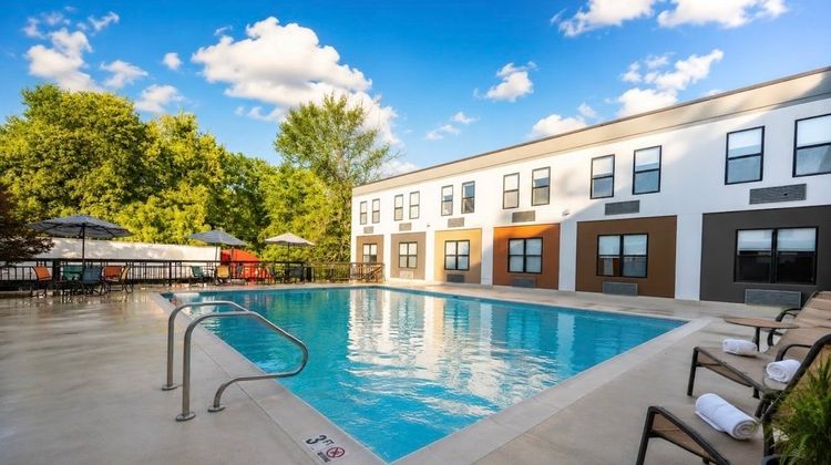 Red Roof Inn & Suites Middleborough Pool