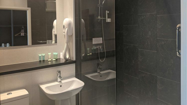 Allerton Court Hotel Room