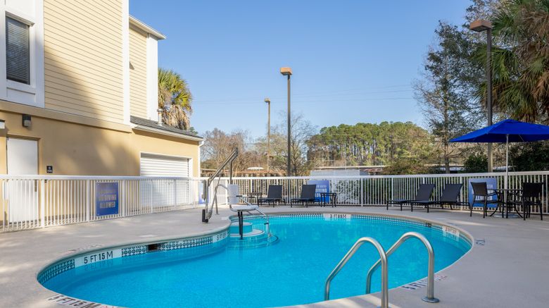 <b>Holiday Inn Express Charleston Pool</b>. Images powered by <a href="https://www.leonardoworldwide.com/" title="Leonardo Worldwide" target="_blank">Leonardo</a>.