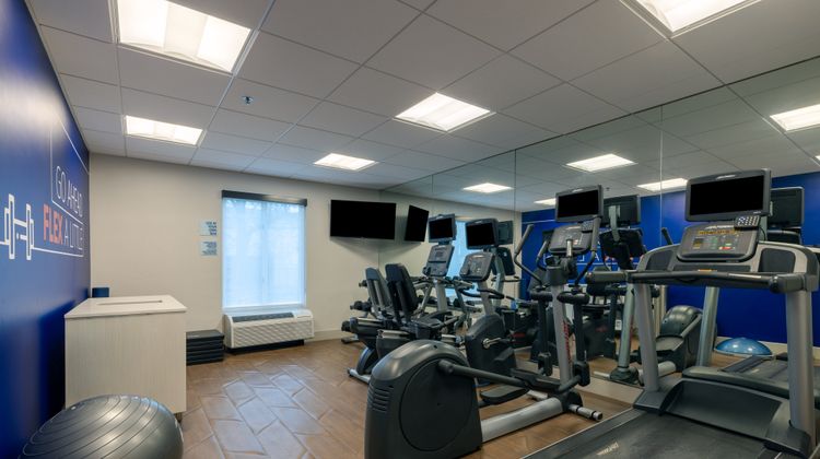 Holiday Inn Express Charleston Health Club