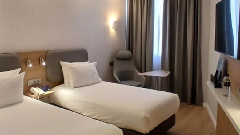 <b>Holiday Inn Express San Sebastian Reyes Room</b>. Images powered by <a href="https://www.leonardoworldwide.com/" title="Leonardo Worldwide" target="_blank">Leonardo</a>.