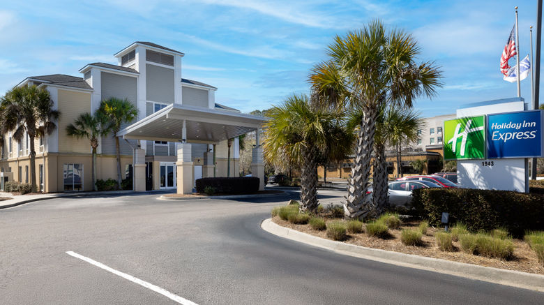 <b>Holiday Inn Express Charleston Exterior</b>. Images powered by <a href="https://www.leonardoworldwide.com/" title="Leonardo Worldwide" target="_blank">Leonardo</a>.