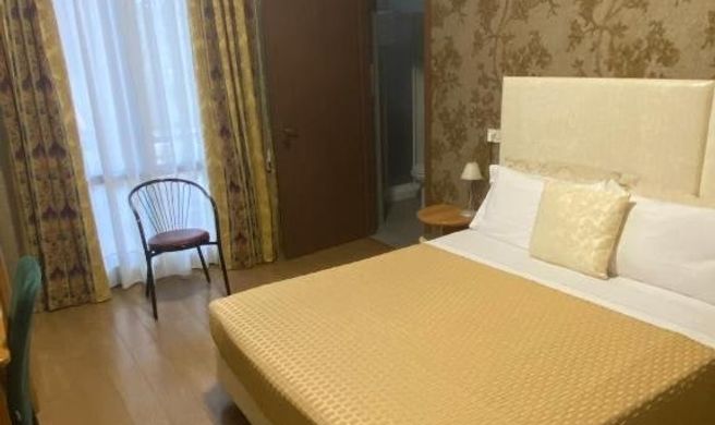 Hotel Riviera Room
