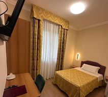 Hotel Riviera Room