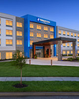 Holiday Inn Exp Suites Overland