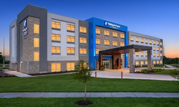 Holiday Inn Exp Suites Overland