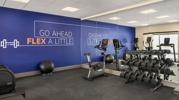 Holiday Inn Exp Suites Overland Health Club