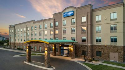 City Express by Marriott Denver Airport