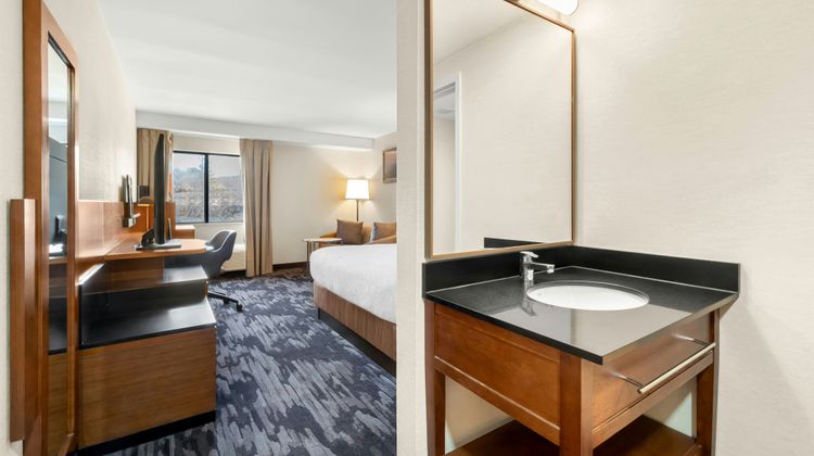 Fairfield Inn Burlington Williston Suite