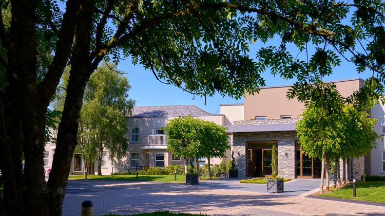 Tulfarris Hotel & Golf Resort Exterior