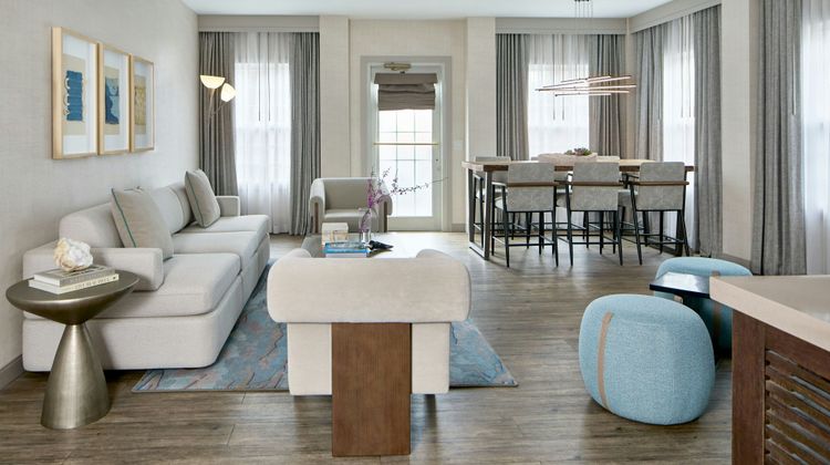 Renaissance Del Monte Lodge & Spa Suite