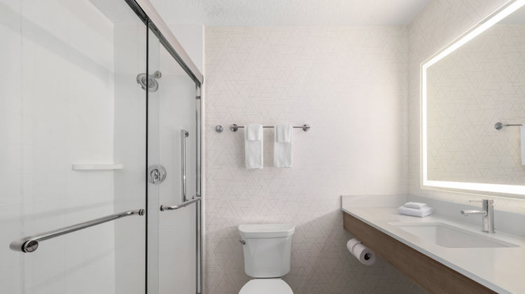 Holiday Inn Express & Stes Buford NE Room