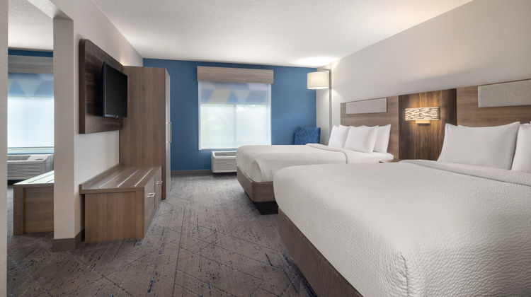Holiday Inn Express & Stes Buford NE Suite