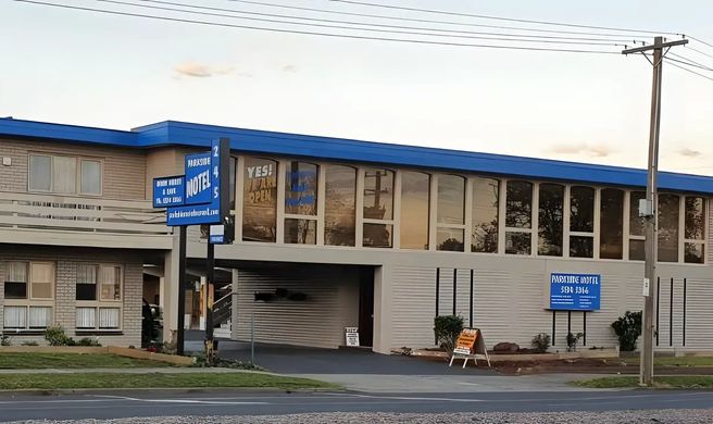 Morwell Parkside Motel Exterior