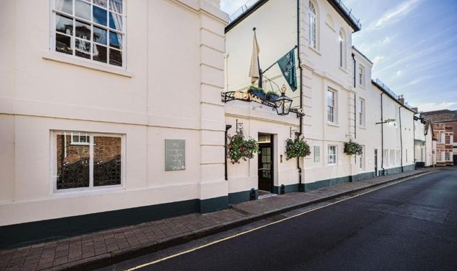 Winchester Royal Hotel Exterior