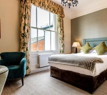 Winchester Royal Hotel Room