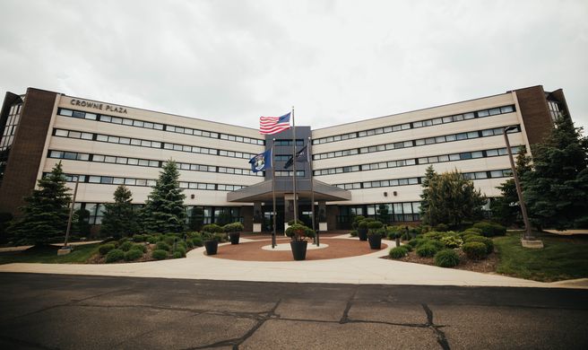 Crowne Plaza Lansing West Exterior