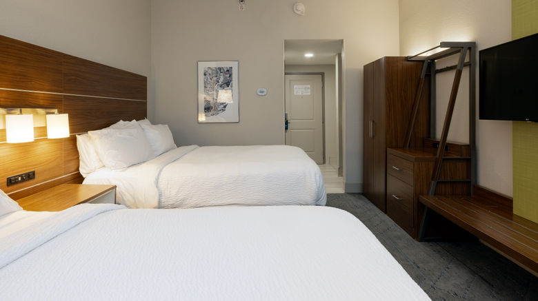 <b>Holiday Inn Express Charleston Room</b>. Images powered by <a href="https://www.leonardoworldwide.com/" title="Leonardo Worldwide" target="_blank">Leonardo</a>.