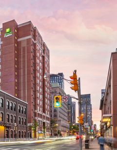 Holiday Inn Express Toronto Downtown