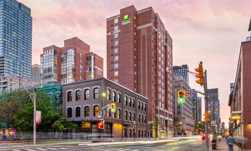 Holiday Inn Express Toronto Downtown