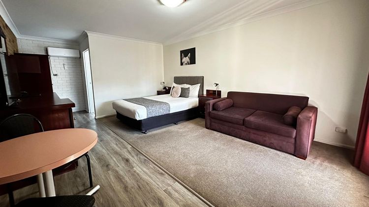 Narrandera Club Motor Inn Room