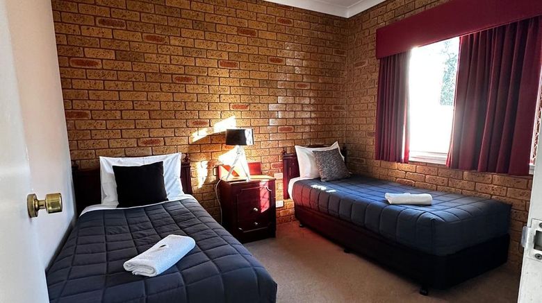 <b>Narrandera Club Motor Inn Room</b>. Images powered by <a href="https://www.leonardoworldwide.com/" title="Leonardo Worldwide" target="_blank">Leonardo</a>.